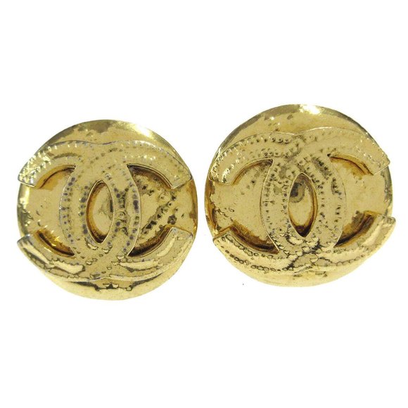 Authenticity Guaranteed CHANEL CC Quilted Button Motif Earrings Clip-On - Picture 1 of 4